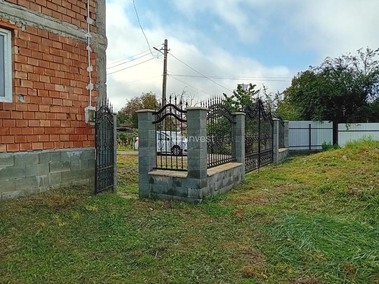 De vanzare casa in rosu cost 2014 pe 2 nivele 2x260mp +mansarda terem 1200mp - 5