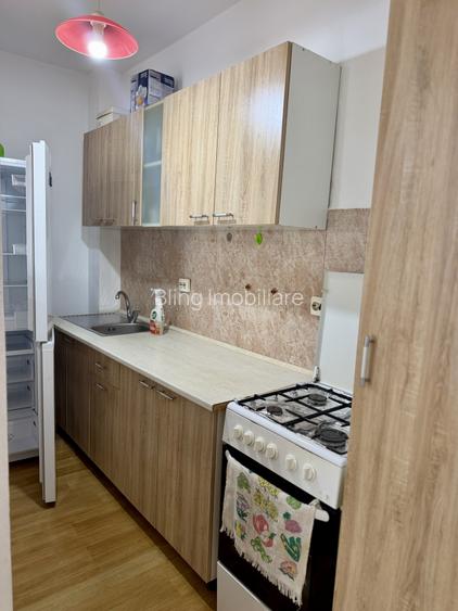 Apartament 2 camere , etaj 2 ,parcare - 4