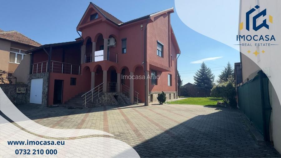 De vanzare Vila Premium D+P+E+M Gradiste Arad Teren 547mp, garaj curte - 2