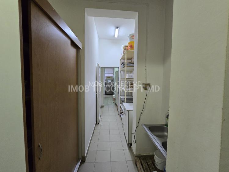 VANZARE SPATIU COMERCIAL -Parter, in zona 9 Mai - 8