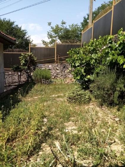 Locuință cu priveliște: Casă bifamilială într-o locație liniștită!!!Privat!!! - 12