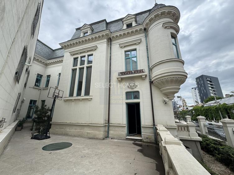Vila istorica de vanzare in zona *Unirii* | 21 camere | curte, garaj - 16