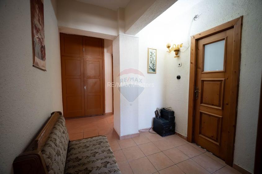 Apartament cu 4 camere de vânzare în zona Central - 12