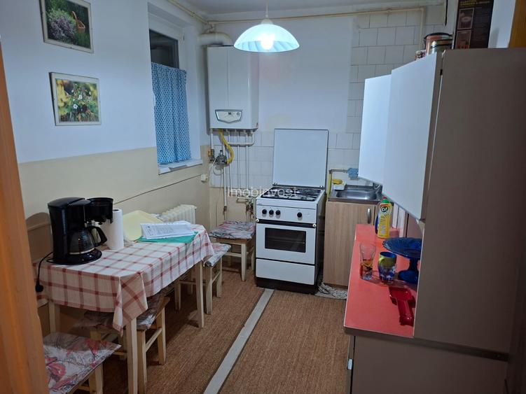 De vanzare apartament  3 camere confort 1 in Dambu - 6