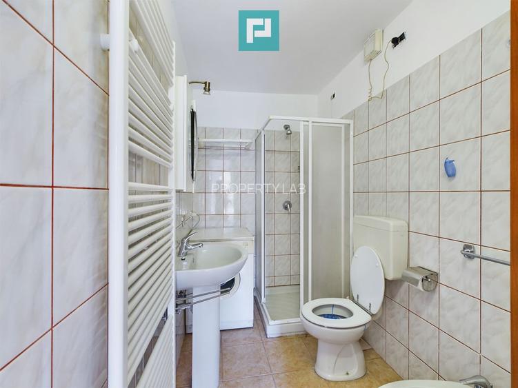 Spațiu industrial cu platformă betonată și teren - 7