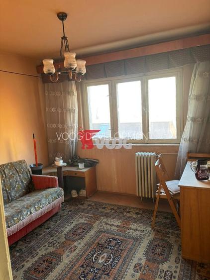 Apartament 3 camere -Complexul Studentesc -etaj 2 - 4