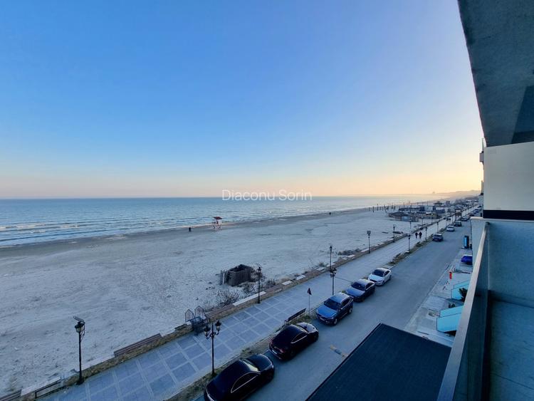 Priveliste frontala la mare, la cativa pasi de nisip - 9