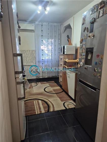 Royal Imobiliare - Vanzare apartament 3 camere zona Paltinis - 13