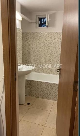 Vanzare Garsoniera demisol, 13 Septembrie, Sector 5 - 6