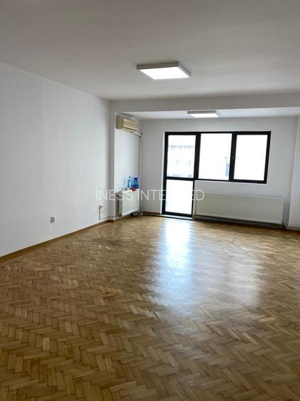 UNIVERSITATE, BATISTEI, BIROU, O CAMERA 35MP, RENOVATA ACUM, CLADIRE DE BIROURI - 2