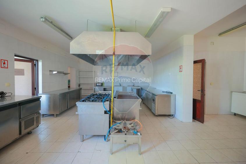 De vânzare pensiune cu restaurant, teren 4.750 mp – Băile 1 Mai - 36