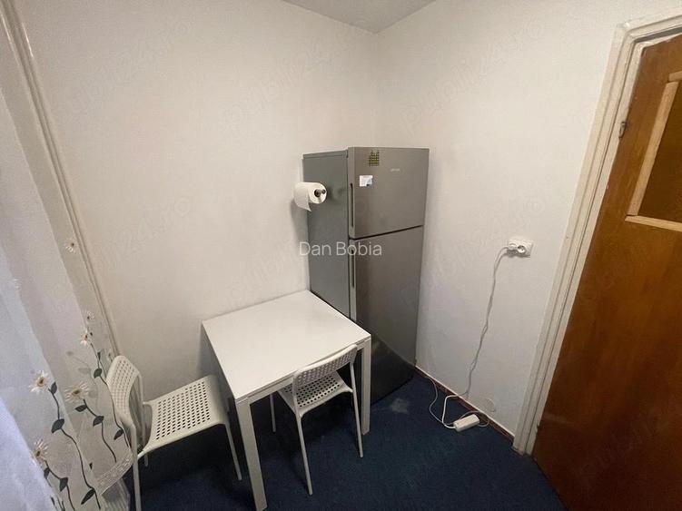 Garsoniera decomandata 3 min M Favorit DB2012 - 3