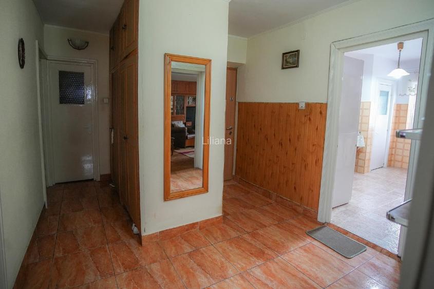 Apartament 4 camere decomandat, Botosani, Bulevardul George Enescu, ultracentral - 2