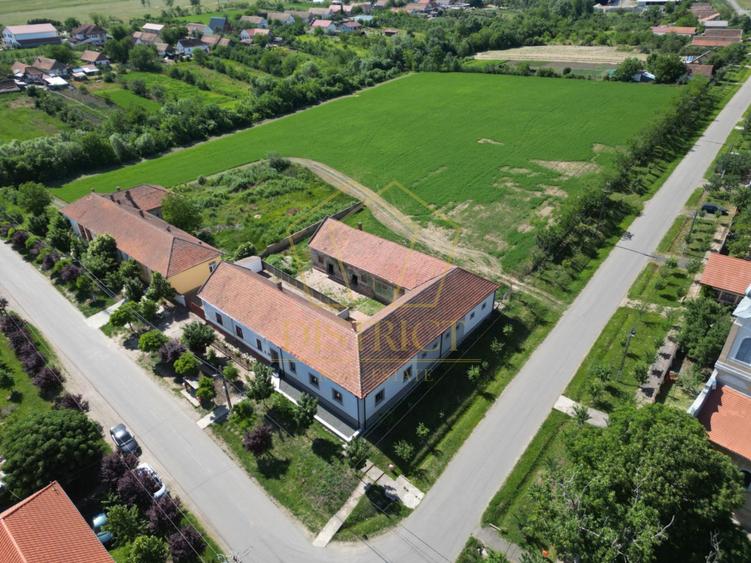 Casa cu istorie, teren de aproape 2 hectare si potențial rar | Petrovaselo