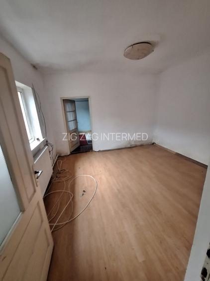 Km. 5 - Viile Noi, casa 4 camere, libera, pe colt - 7