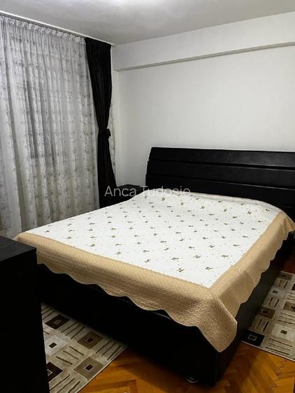 Proprietar, inchiriez apartament cu 3 camere, decomandat - 3