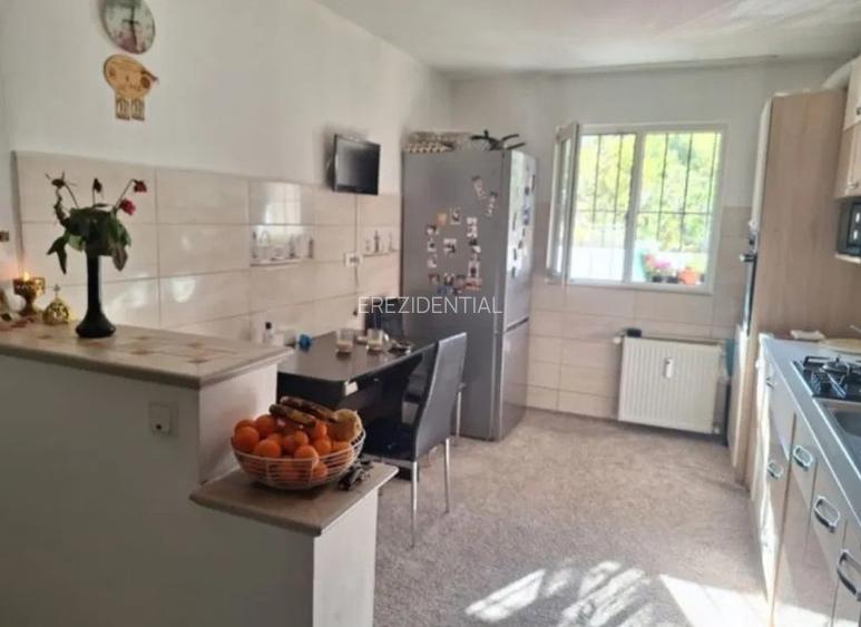 Apartament 4 camere-semidecomandat  -zona Lujerului - 4