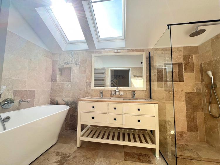Vila de LUX, 4 camere , 140 mp, curte, garaj, terasa , Grigorescu