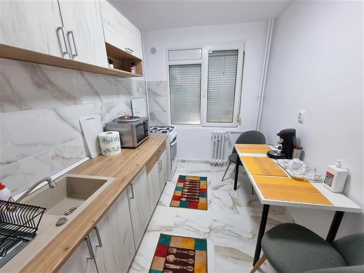 Apartament 2 camere 1 Decembrie 1918 Metrou