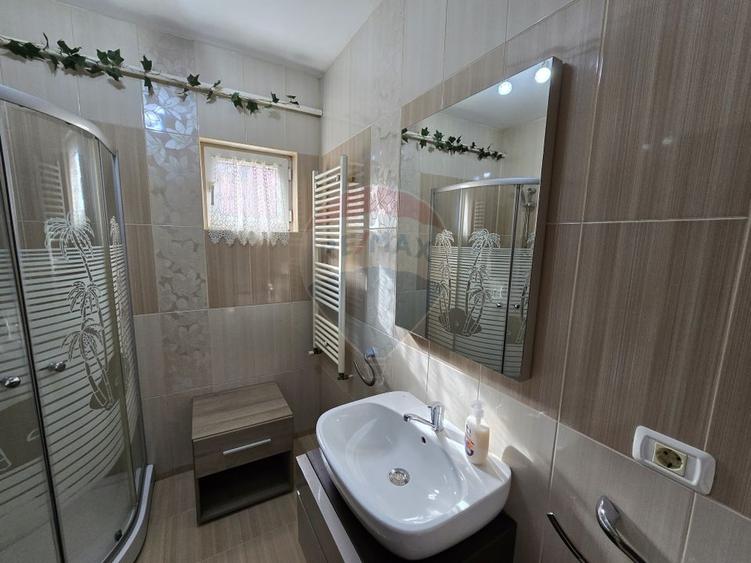 Apartament cu 3 camere de închiriat în ARED UTA
