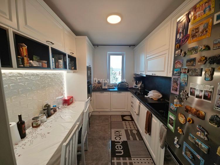 Privat vând apartament  - 3