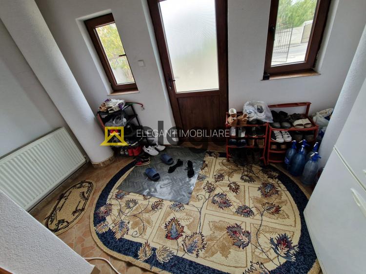 Casa, suprafata 168 mp, teren 600 mp, panouri, mobilata, Bariera Valcii - 15