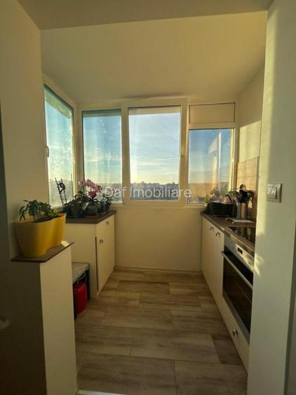 110000euro-Obor-3camere-70mp -bloc 1986 - 3