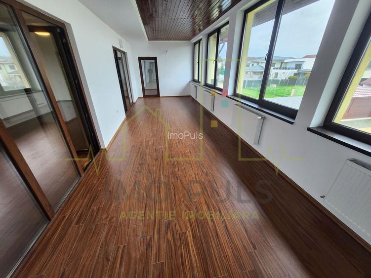 Timisoara. 914 Teren. 7 Bai. 2 Garaje. Zona Ciarda Rosie. Posibilitate rate - 18