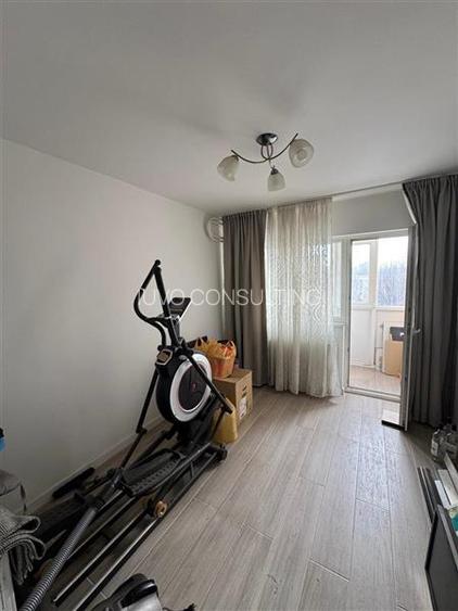 Vanzare Apartament 3 camere Semidecomandat Bld. Obregia - 9