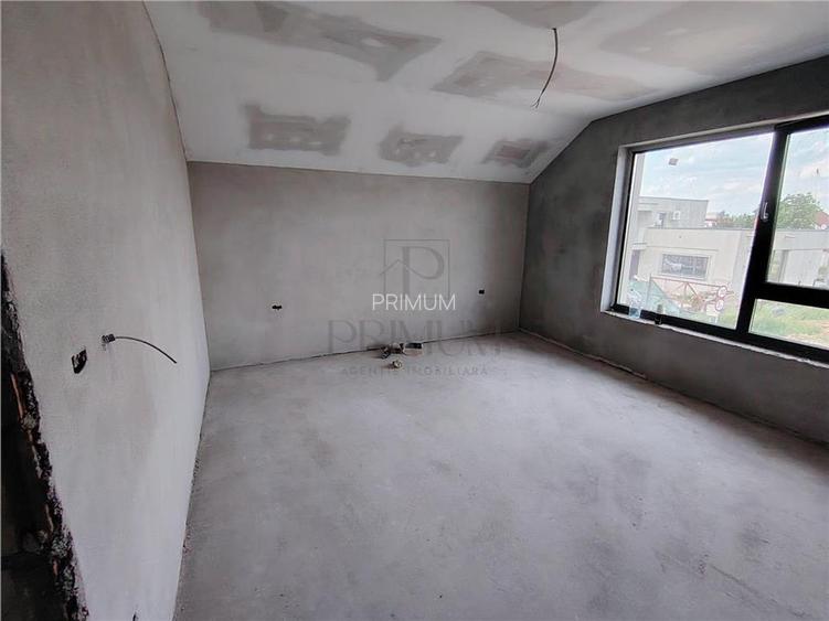 Duplex foarte spatios - 3 bai - 2 dormitoare matrimoniale - 6