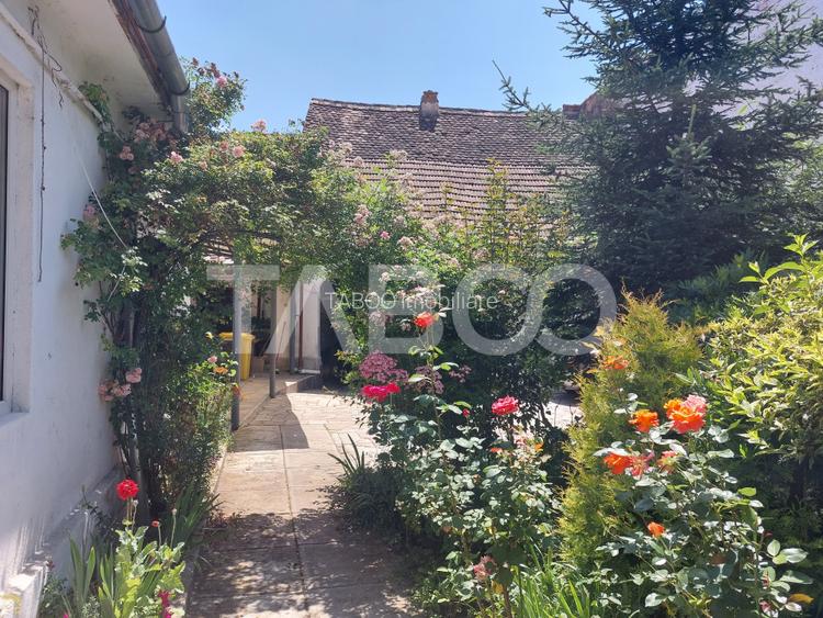 Casa 214 mp utili singur in curte 800 mp teren zona centrala Cisnadie - 30