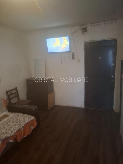 Garsonieră mobilată, etaj 2, lângă metrou Nicolae Grigorescu 250€ - 3