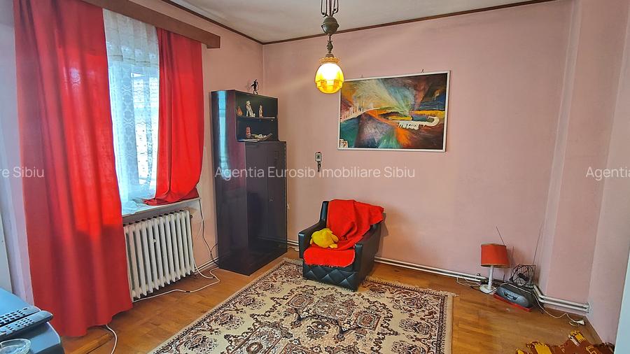 Casa 6 camere in Cisnadie cu garaj si teren 250 mp - 7
