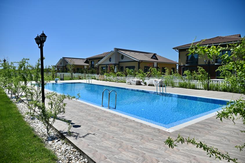 VILE P+M, 5 camere+Teren 300 mp.zona Otopeni, COMPLEX CU PISCINA-COMISION 0% - 50