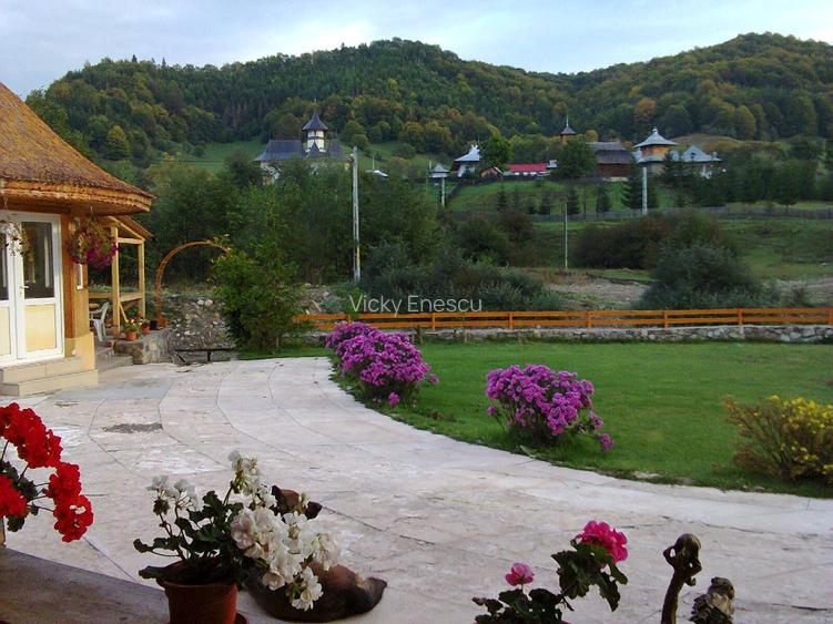  CASA LOCUIT+PENSIUNE  3  CAMERE - 3