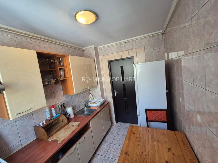 Ap 3 camere Titan - Piata Miniș mobilat/utilat - 12