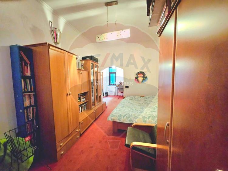 Casa 15 camere de vanzare zona Universitate + spatiu comercial parter - 19