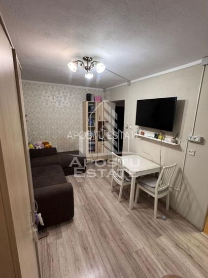 Garsoniera de vanzare in zona UMT, Timisoara, etajul 1, balcon - 2