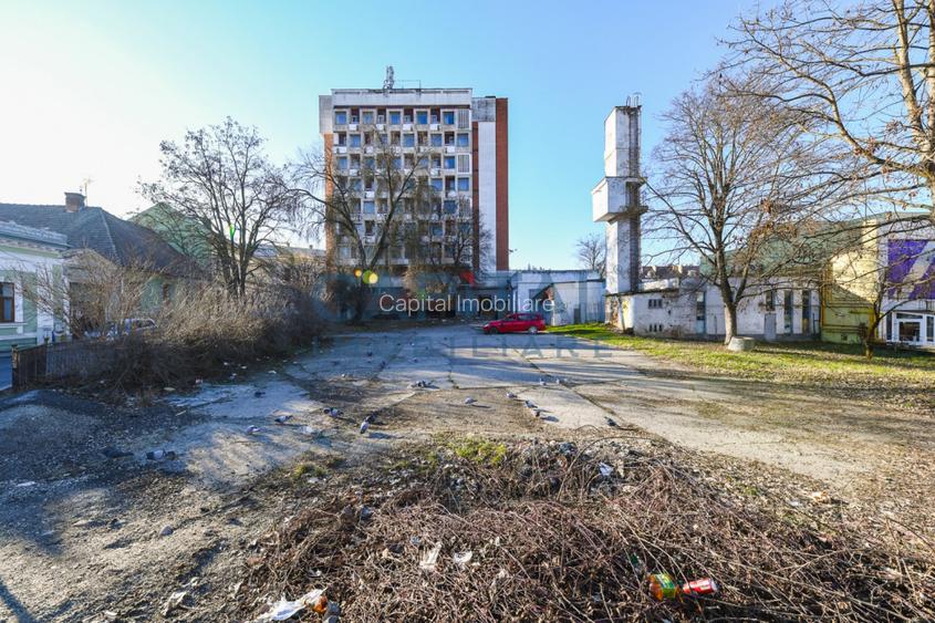 De vanzare Hotel, nefunctional, 70 camere + teren 3590 mp. - 5