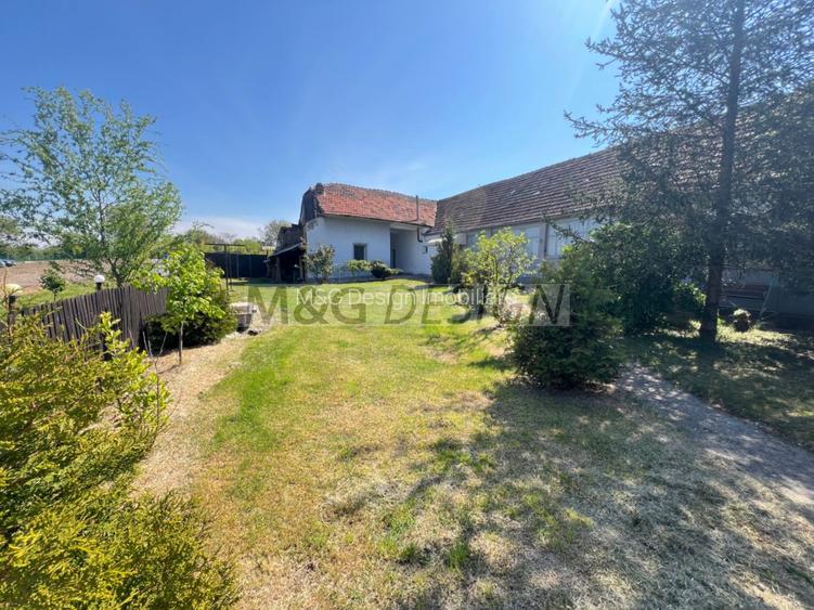 Casa 4 camere 2800mp teren - 2