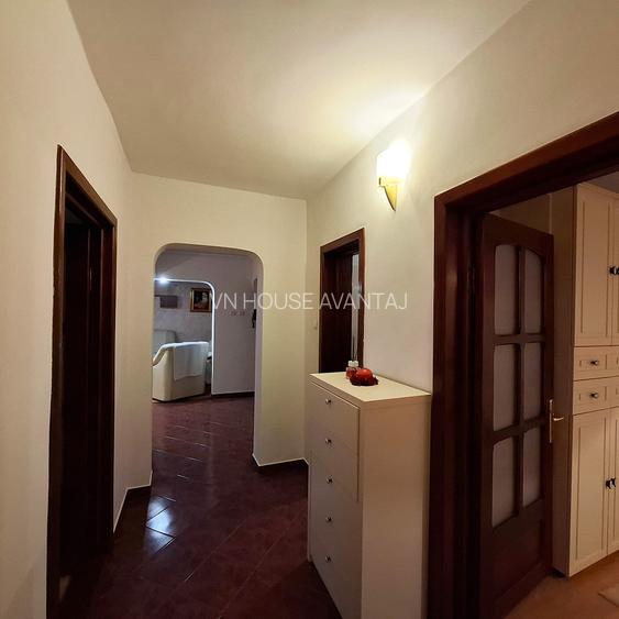 Apartament 4 camere de vânzare   Ultracentral etaj 1 - 10