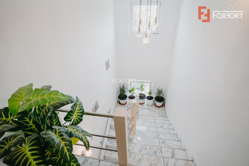 Casa individuala cu 8 camere si lac cu pesti, teren 4424 mp - Jebel - 14