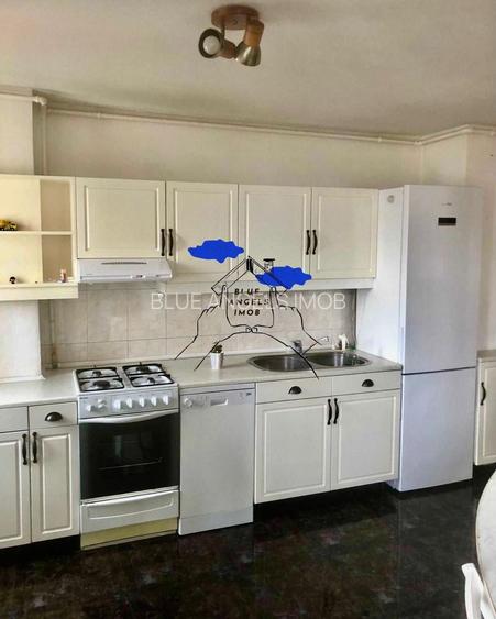 3 Camere  - Aula Universitatii cu parcare si boxa - 2