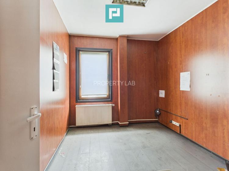 Hală industrială cu pod rulant și parcare betonată - 3