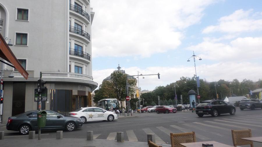 Ultracentral langa Hotel Radisson, Athenee Palas, cochet - 20