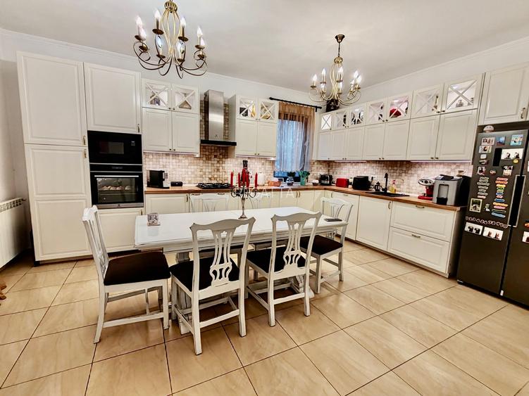 Vila spatioasa de inchiriat 7 camere cu gradina  si terasa spectaculoasa - 10