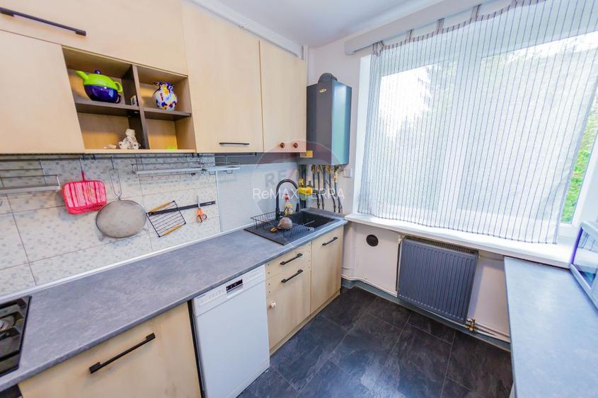 Apartament cu 3 camere de vanzare Victor Babeș etaj 1 - 5