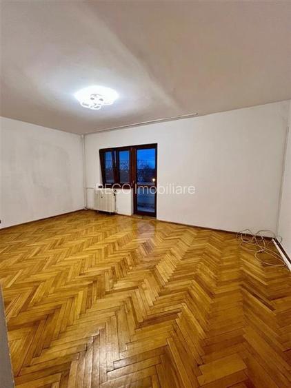 RECO Apartament 3 camere decomandat etajul 1 zona Nufarul Lotus - 4