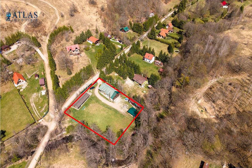 Vile turistice, locație montană superbă, la marginea pârâului,  2600 mp teren - 36