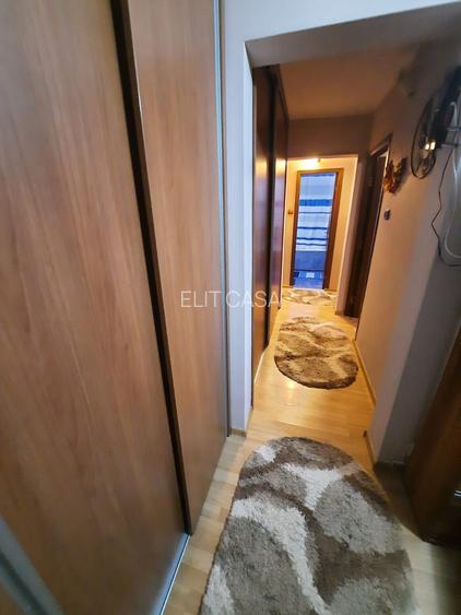 Apartament cu 3 camere decomandat, etaj 1/4, zona Alexandru cel Bun - 2